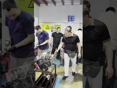 Müşteriler ziyaret ediyor.