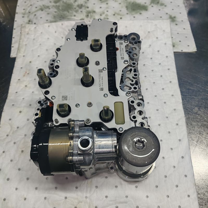 DQ400 0DD Volkswagen Audi PHEV modelleri için hibrit otomatik vites mekatronik ünitesi ve yazılım montajı
