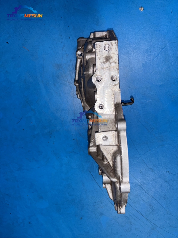 K114 CVT şanzıman gövdesinin arka kapağı, 2019 model Toyota C-HR için uygun olan beş sabitleme deliğine sahiptir.